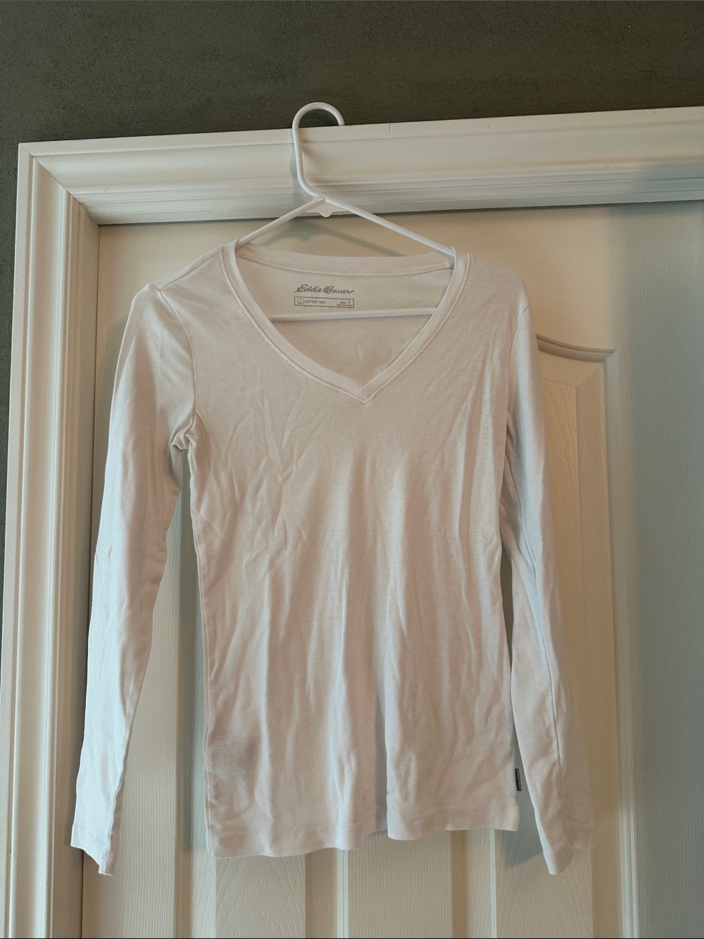 Eddie Bauer White V-Neck Long Sleeve Tee Top